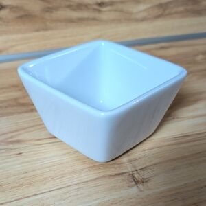 The Pampered Chef White Ceramic Square Bowl